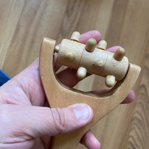 ANTHROPOLOGIE WOODEN JAW MASSAGER ROLLER MASSAGER - Picture 3 of 7